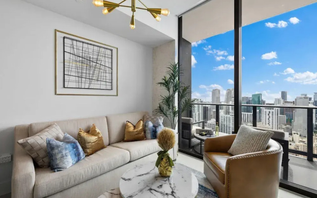 Luxury PH 51st Floor City Views