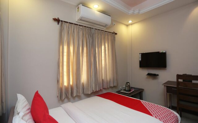 B S Guest House by OYO Rooms