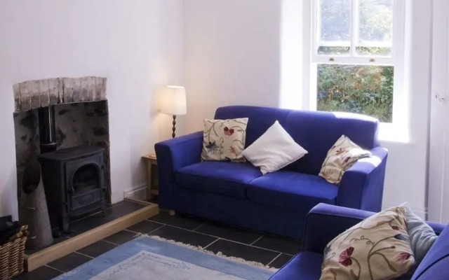 Bronfelin & Troed-y-rhiw Holiday Cottages