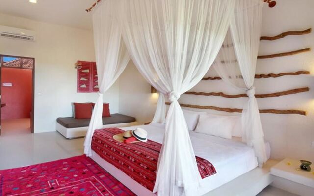 PinkCoco Uluwatu - for Cool Adults Only