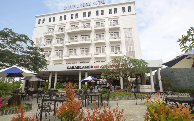 White House Hotel