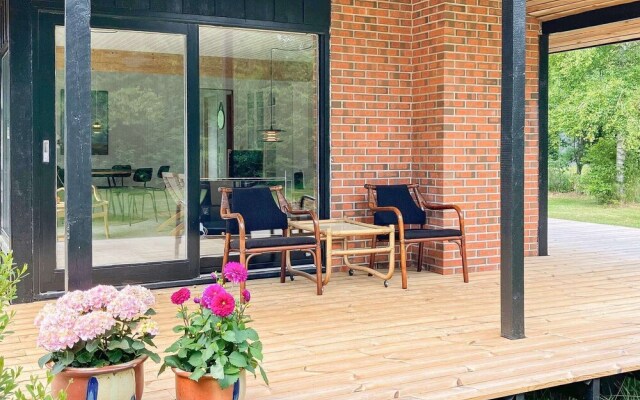 Cozy Holiday Home in Grenaa near Beach