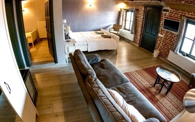 Attalos Suites Hotel