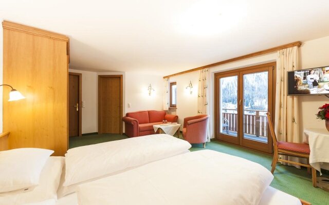 Hotel Schranz - Ski In & Ski Out