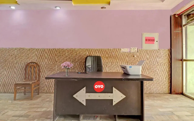 Oyo Flagship 805187 Hotel Vrv Homestay