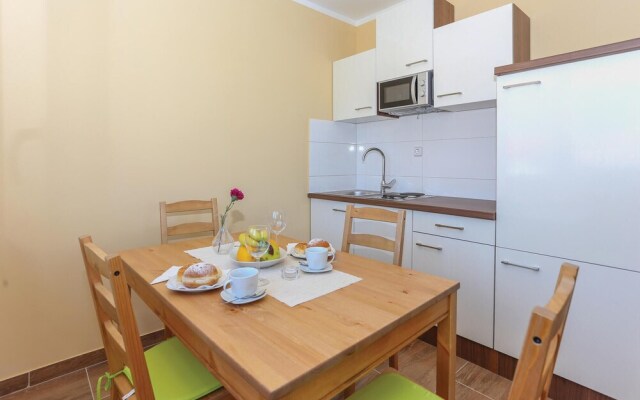 Awesome Apartment in Kastel Stari With Wifi