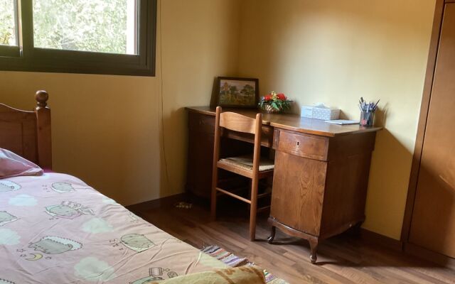 Beautiful 3 Bedr House in Arakapas With Fireplace