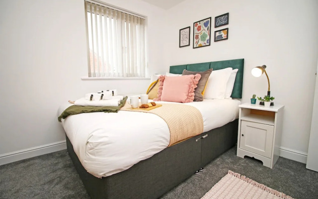 Isla House - Newport City Centre - Sleeps 7