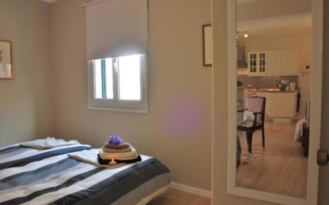 Central Funchal Apartment - GARDEN - Free Parking & AC