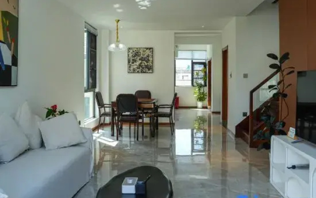 Tengchong Nuanrenju Hot Spring Homestay (Wenxinglou Branch)