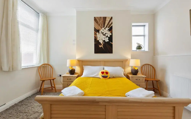 Cushy Apartment in Blackpool near Sea
