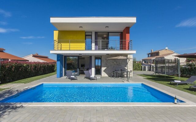 Modern Villa in Dracevac With Swimming Pool