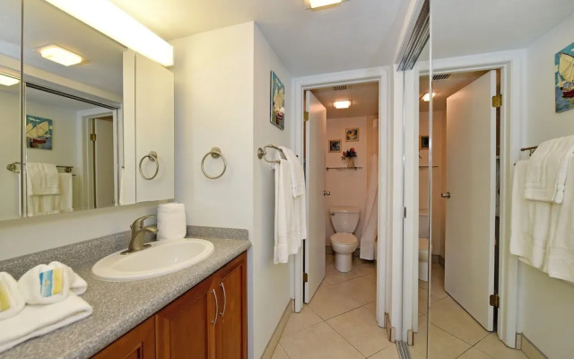 Valley Isle #905 1 Bedroom Condo by RedAwning