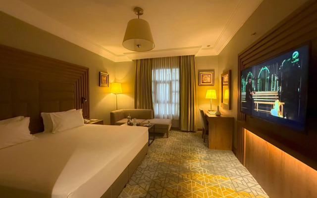 Crown Town Hotel