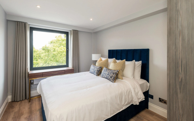 The Carlyle - Elegant Serviced Apartments