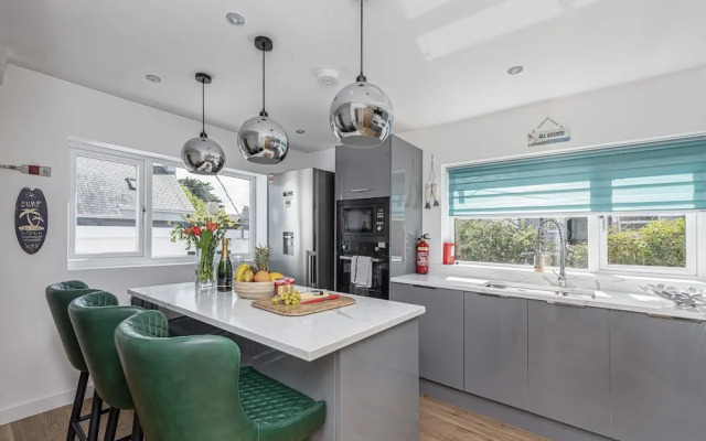 Clydfan, No 1 Trearddur Road