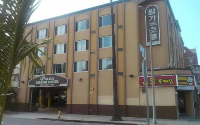 Hometel Suites