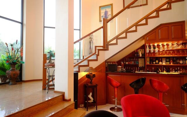 Mukdahan Manor B&B