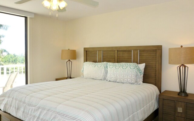 Ideal Beachfront Condo With Pool and two Balconies