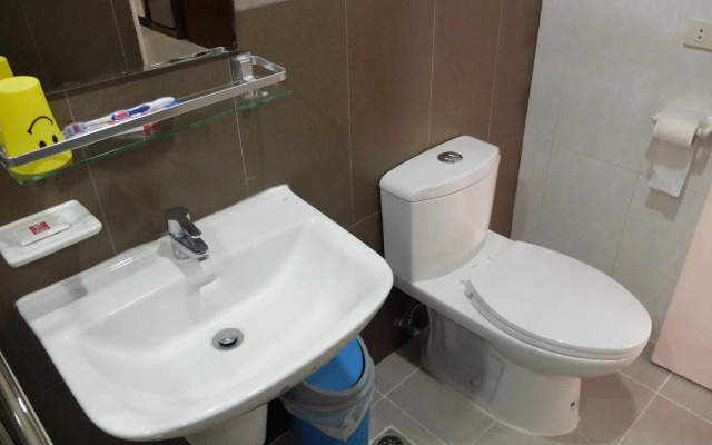 OYO 700 Pj Inn Hotel