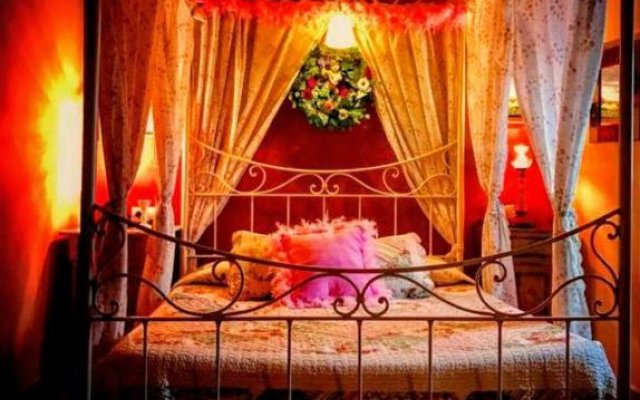 Room in Guest room - Romantic getaway to Valeria