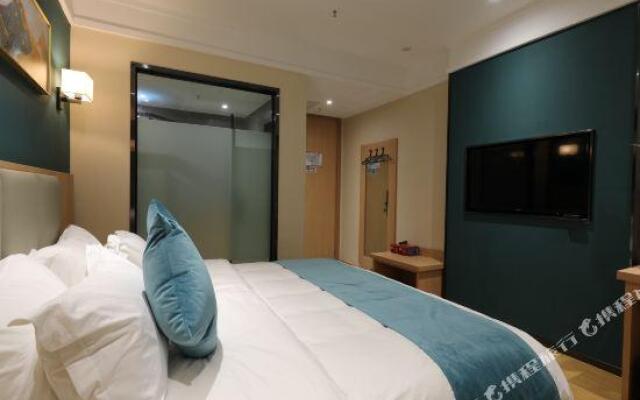 Xinniu Hotel (Chongqing Hua Xi cultural center)