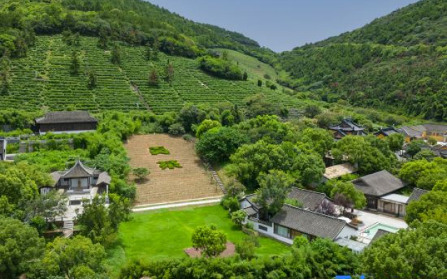 Yijiangnan Shuiyue Hanfu Theme Homestay
