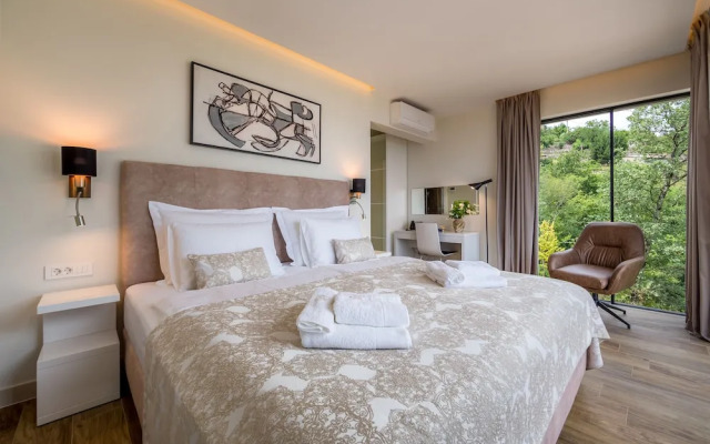 Villa AltaVista, Opatija - Seaview & Relax with Heated Pool and Private MiniGolf