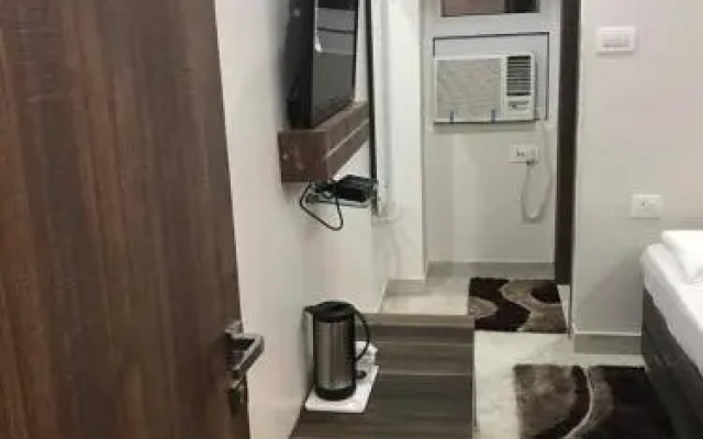 Aastha Inn by FabHotel