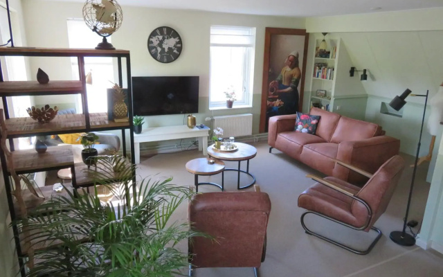 Holiday apartment with free parking Boven Jan Enkhuizen