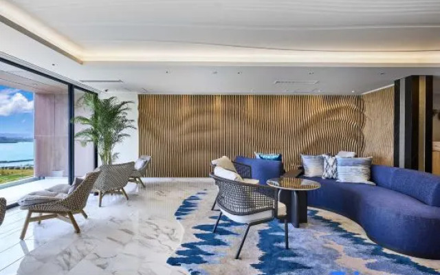 BATON SUITE OKINAWA KOURI Island