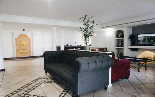 All Seasons Inn & Suites