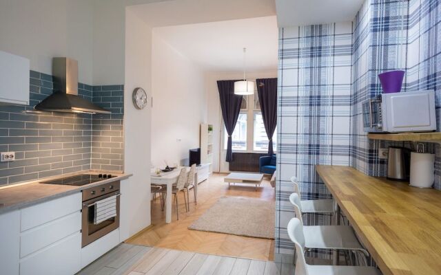 Lie On Me Lazy Simon