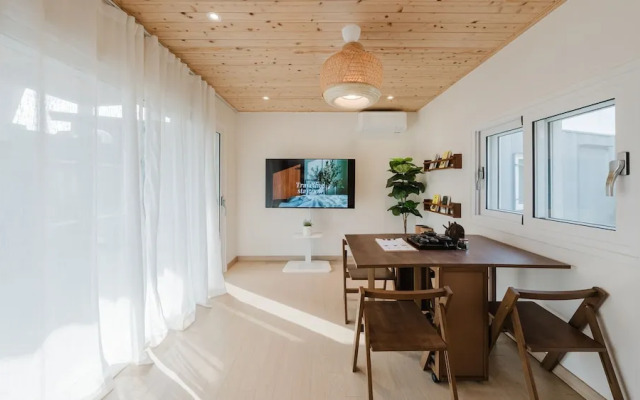 Yeongheungdo Stay Noc Pool Villa