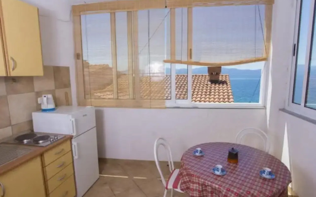 Beachfront Apartments Andrijević