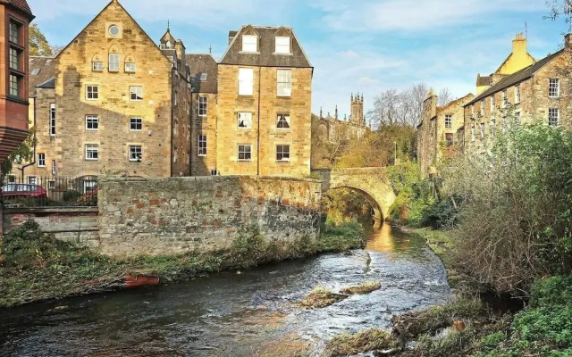 Stylish Apt next to Dean Village