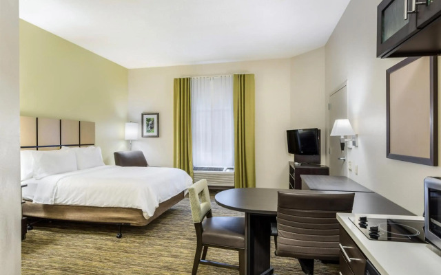 Candlewood Suites Virginia Beach Town Center by IHG