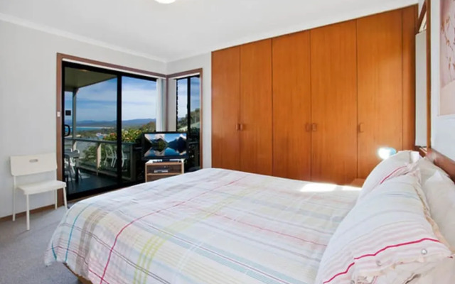 'Cliff 64' Cliff Top Home