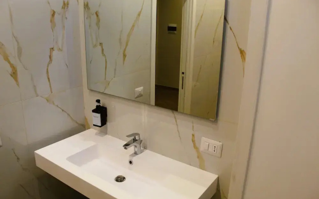 Blackwoody Contemporary Rooms - Toledo