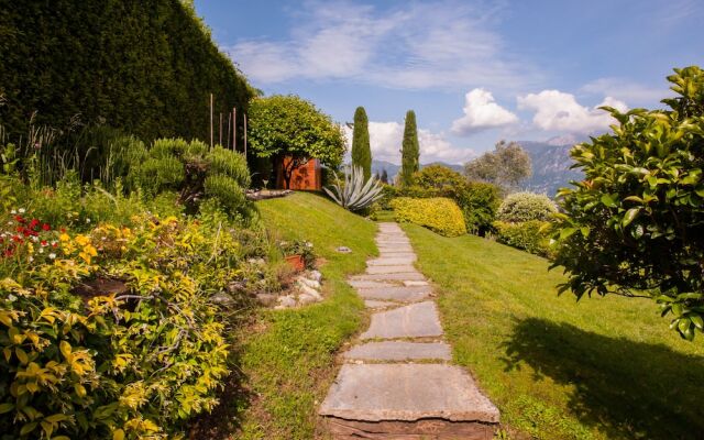 Villa Abbraccio Garden