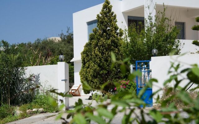 Family Holidays House Koutsouras by GHH