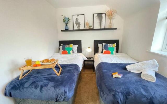 Lovely 2 bedroom apartment with free parking