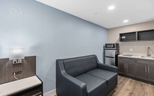 Super 8 by Wyndham Kissimmee-Orlando