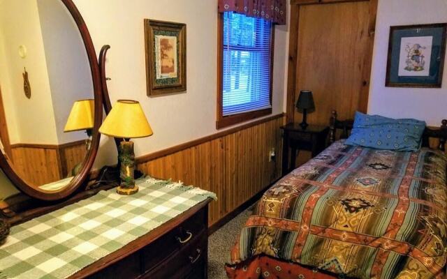 Duxbury 2 Bedroom Condo