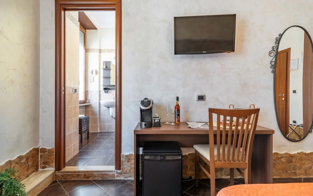 Room in Apartment - Alis Laura Guest House