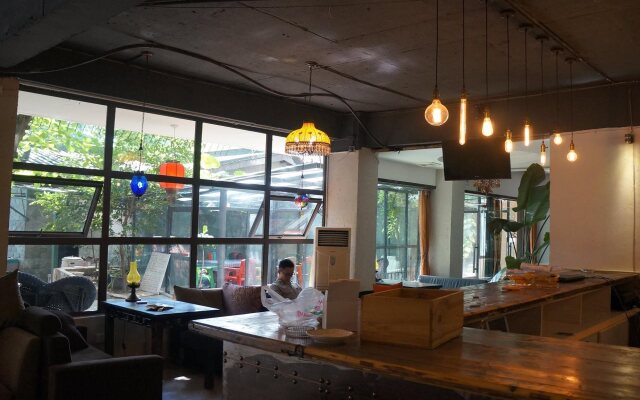 Chengdu Buttonwood Parkside Hostel