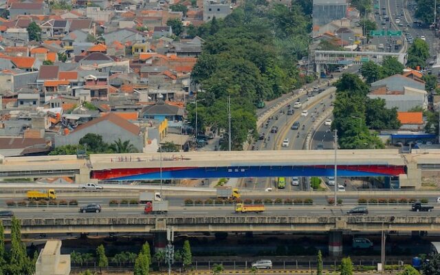 Elegant and Comfy 2BR above Mall at Bassura City Apartment