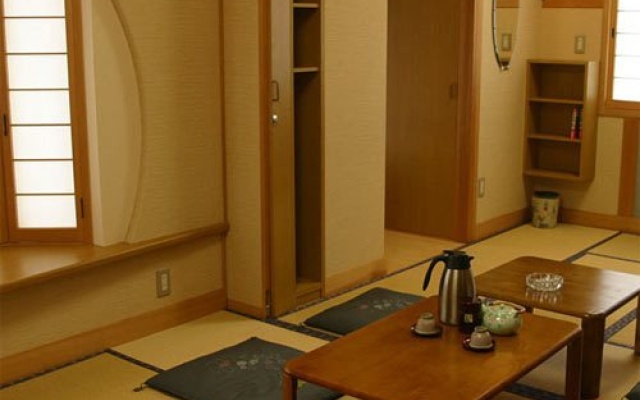 Sanukiya Ryokan — hotel in Naruto