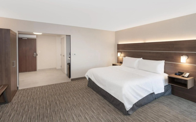 Holiday Inn Express & Suites Downtown Ottawa East by IHG