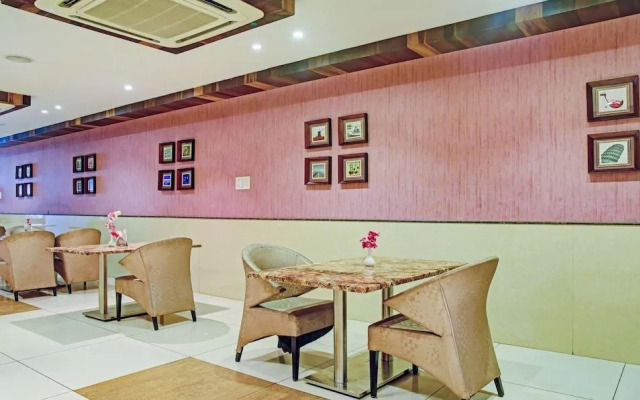 Treebo Trend Western